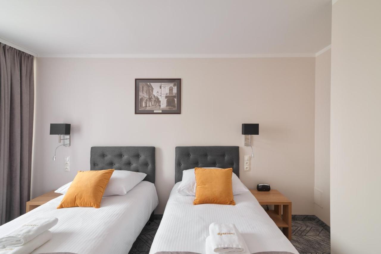 Hotel Renesans Zamość Екстериор снимка